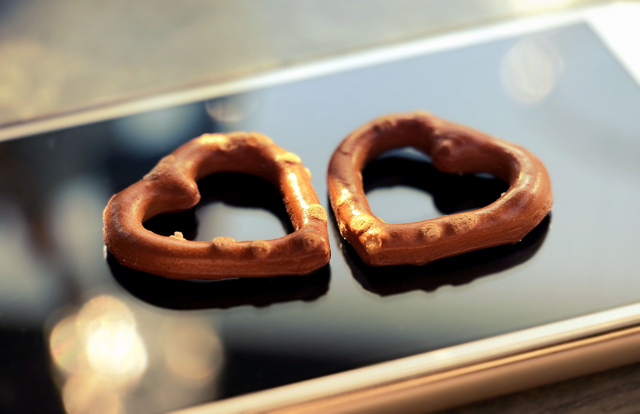 The Influence of Technology on Romantic Relationships